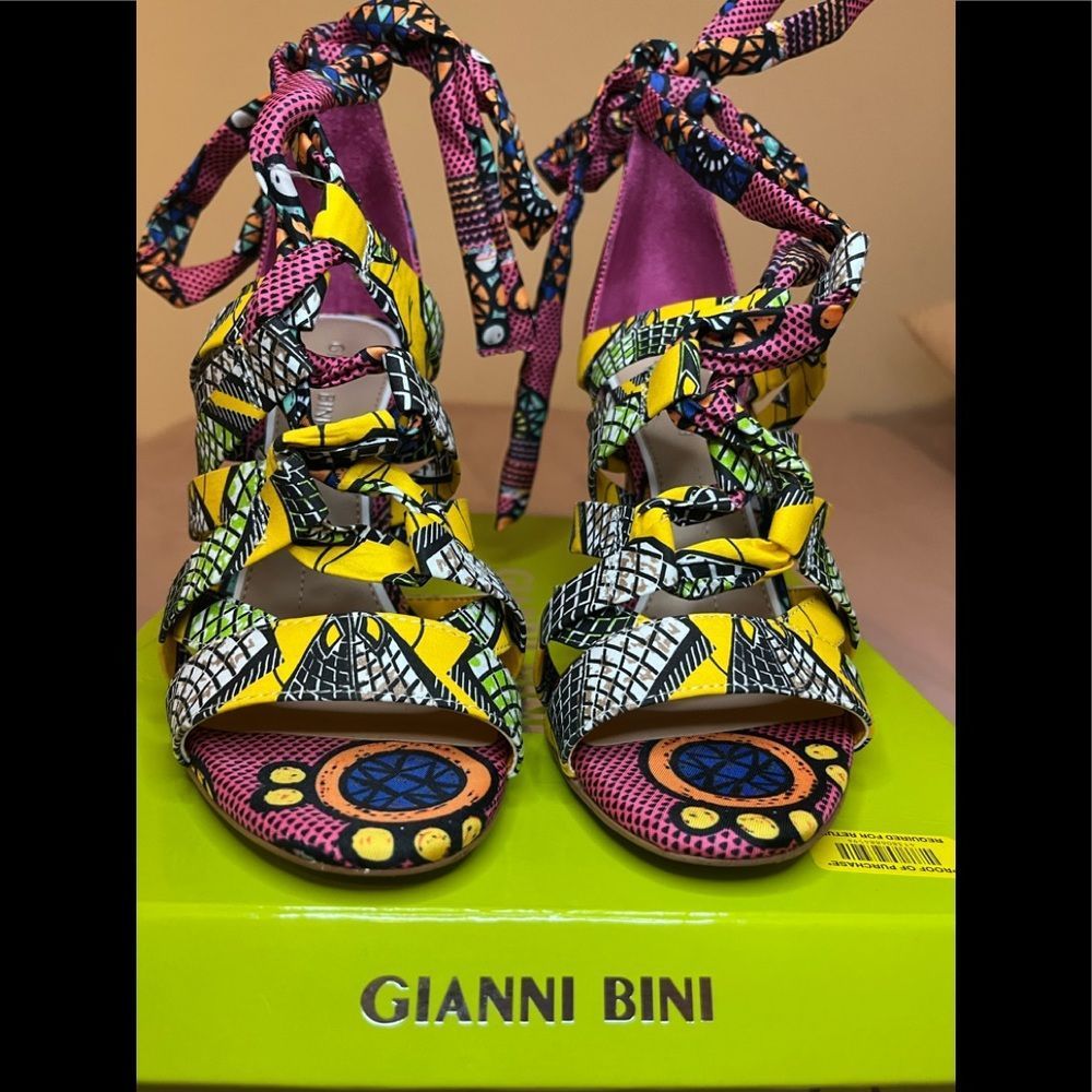 Gianni Bini ABRIANNA PRINT Stilettos 💗💙💛